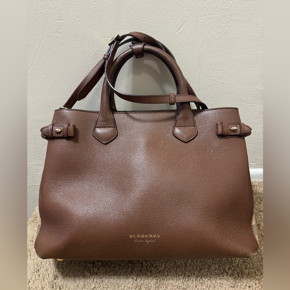 💯 Authentic Burberry purse